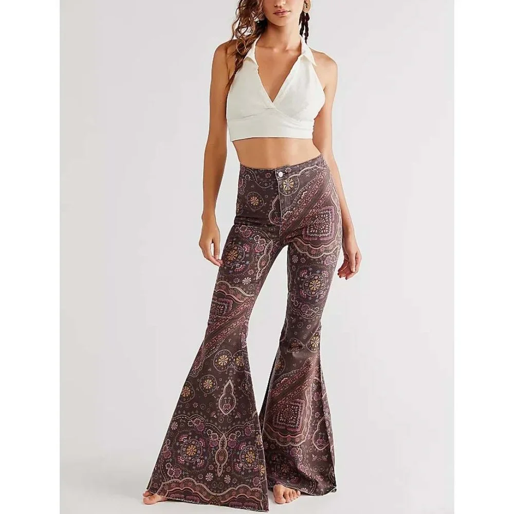 🎉LAST CHANCE🎉 FREE PEOPLE Just Float On Printed Flare Jeans / Chocolate Combo - Picture 1 of 14